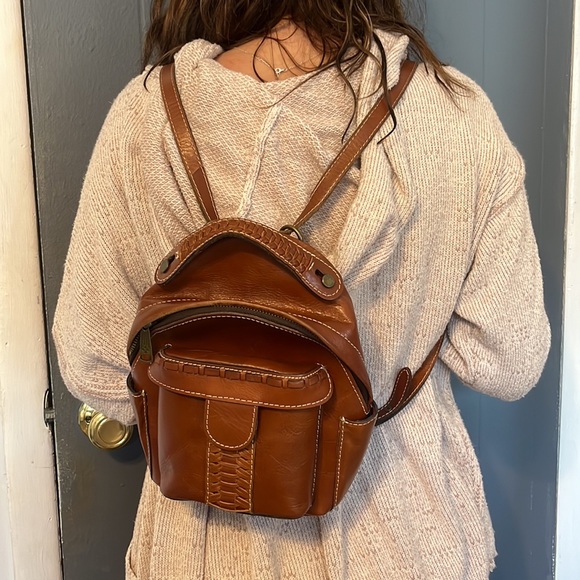 Patricia Nash Leather Backpack. Comes with dust bag - Picture 2 of 11